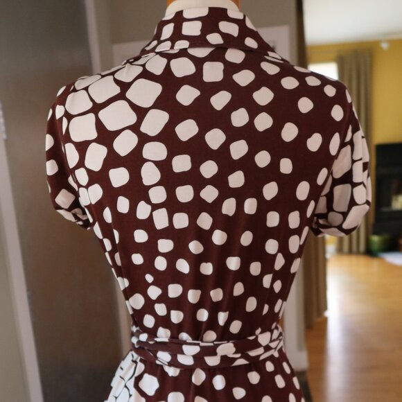 Diane von Furstenberg DVF $285 "Jilda" 100% silk wrap blouse top brown/ivory 2 - Picture 3 of 16